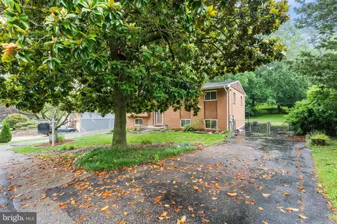 Exterior - 1157 Pine Tree Dr, Annapolis, MD 21409 photo 1 of 7
