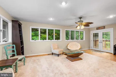 Living - 1157 Pine Tree Dr, Annapolis, MD 21409 photo 3 of 7