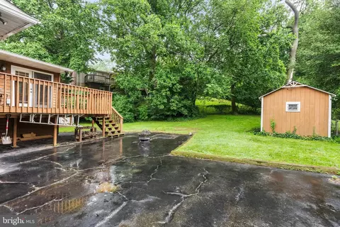 Exterior - 1157 Pine Tree Dr, Annapolis, MD 21409 photo 5 of 7
