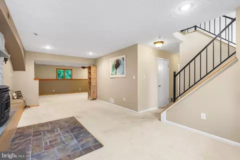 Living - 1157 Pine Tree Dr, Annapolis, MD 21409 photo 7 of 7