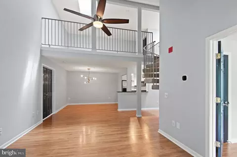 Living - 2000 Phillips Ter #12, Annapolis, MD 21401 photo 4 of 10