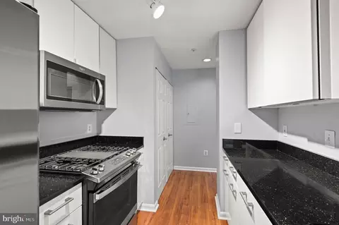 Kitchen - 2000 Phillips Ter #12, Annapolis, MD 21401 photo 3 of 4