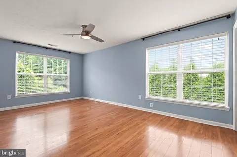 Living - 2000 Phillips Ter #12, Annapolis, MD 21401 photo 7 of 10