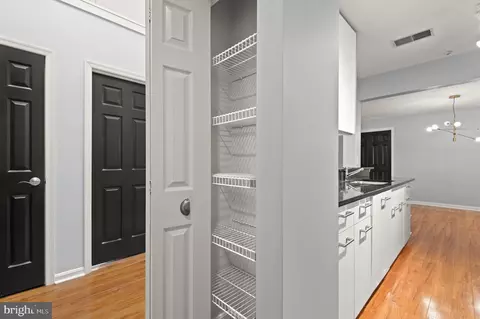 Entry Way - 2000 Phillips Ter #12, Annapolis, MD 21401 photo 4 of 5