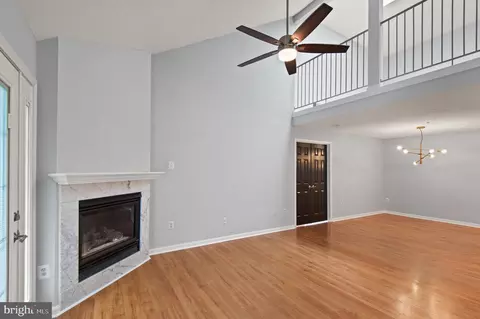 Living - 2000 Phillips Ter #12, Annapolis, MD 21401 photo 5 of 10
