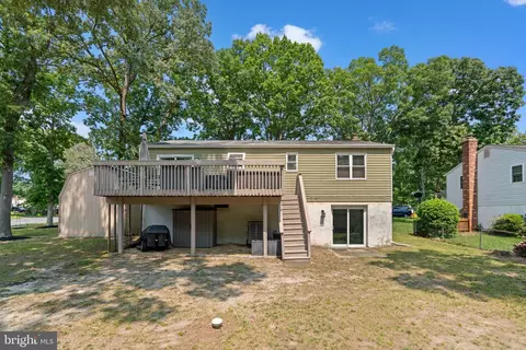 Exterior - 300 Tennessee Ave, Pasadena, MD 21122 photo 3 of 4