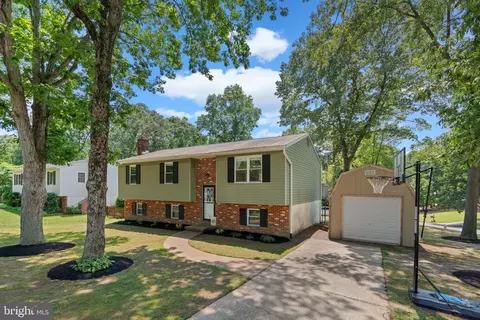 300 Tennessee Ave, Pasadena, MD 21122