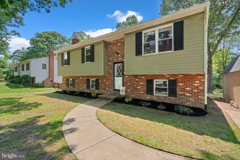 Exterior - 300 Tennessee Ave, Pasadena, MD 21122 photo 2 of 4