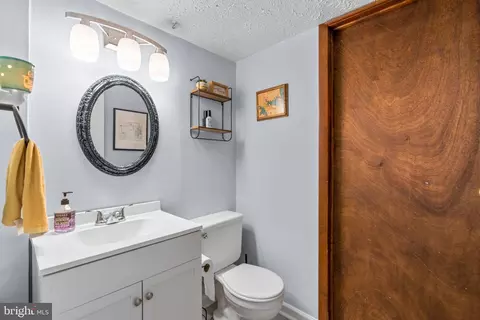 Bath - 300 Tennessee Ave, Pasadena, MD 21122 photo 3 of 3