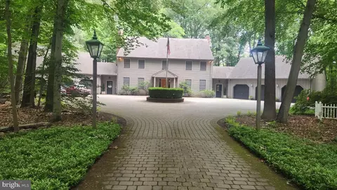 2317 Nancarles Dr, Gambrills, MD 21054
