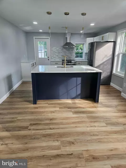 Kitchen - 7618 Paradise Beach Rd, Pasadena, MD 21122 photo 1 of 5