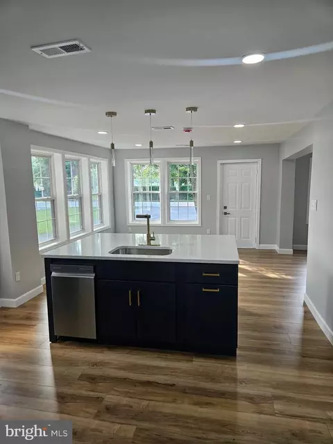 Other - 7618 Paradise Beach Rd, Pasadena, MD 21122 photo 4 of 16