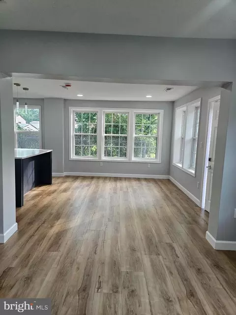 Living - 7618 Paradise Beach Rd, Pasadena, MD 21122 photo 1 of 1