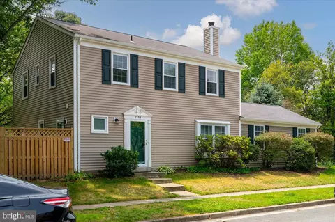 2333 Dartmouth Ln, Crofton, MD 21114