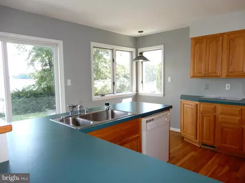 7638 Laurel Dr, Pasadena, MD 21122 photo 18