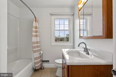 Bath - 5101 4th St, Baltimore, MD 21225 photo 1 of 3