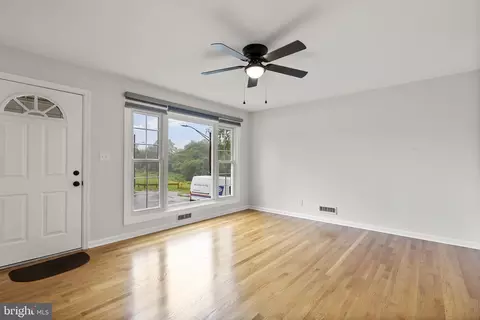Living - 5101 4th St, Baltimore, MD 21225 photo 1 of 5