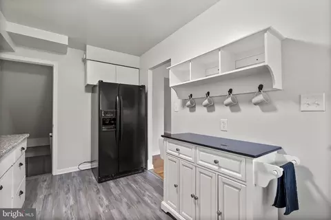 Entry Way - 5101 4th St, Baltimore, MD 21225 photo 3 of 5