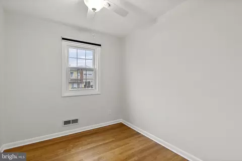 Bedroom - 5101 4th St, Baltimore, MD 21225 photo 4 of 5