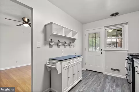 Entry Way - 5101 4th St, Baltimore, MD 21225 photo 5 of 5