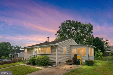 1721 Leisure Ln, Glen Burnie, MD 21061
