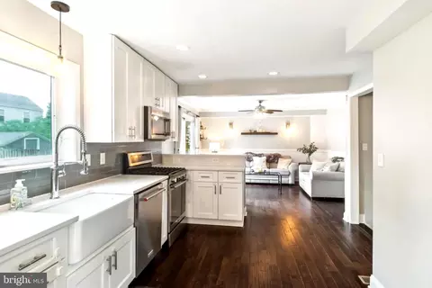 7940 Royal Mint Pl, Pasadena, MD 21122