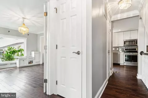 Entry Way - 7940 Royal Mint Pl, Pasadena, MD 21122 photo 4 of 5