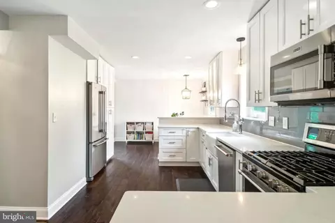 Kitchen - 7940 Royal Mint Pl, Pasadena, MD 21122 photo 1 of 4