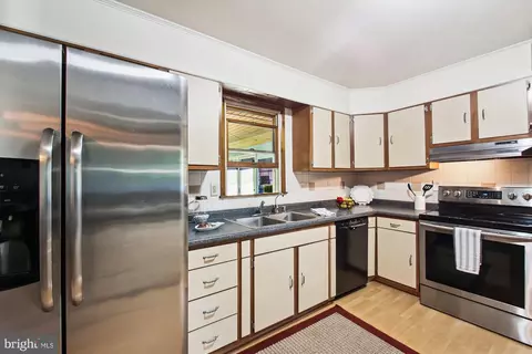 Kitchen - 1590 Long Point Rd, Pasadena, MD 21122 photo 1 of 2