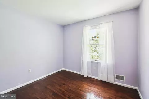 Bedroom - 1590 Long Point Rd, Pasadena, MD 21122 photo 2 of 4