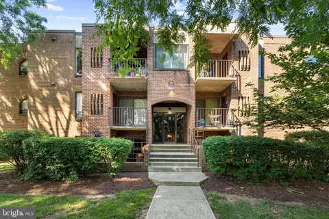 16 Silverwood Cir #2, Annapolis, MD 21403