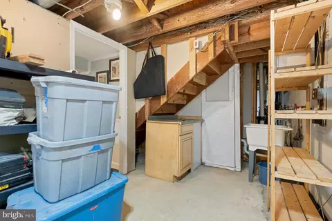 Entry Way - 3664 5th Ave, Edgewater, MD 21037 photo 12 of 13