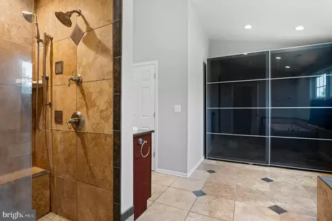 Entry Way - 3664 5th Ave, Edgewater, MD 21037 photo 9 of 13