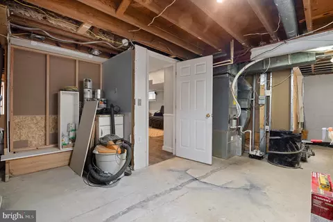Entry Way - 3664 5th Ave, Edgewater, MD 21037 photo 13 of 13