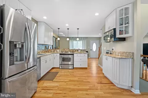 Kitchen - 3664 5th Ave, Edgewater, MD 21037 photo 1 of 6