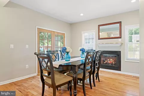 Dining - 3664 5th Ave, Edgewater, MD 21037 photo 1 of 2