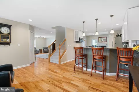 Entry Way - 3664 5th Ave, Edgewater, MD 21037 photo 3 of 13
