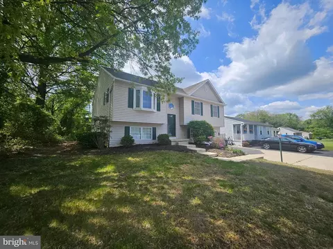 1139 Bradley Rd, Pasadena, MD 21122