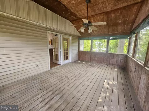 1139 Bradley Rd, Pasadena, MD 21122 photo 11