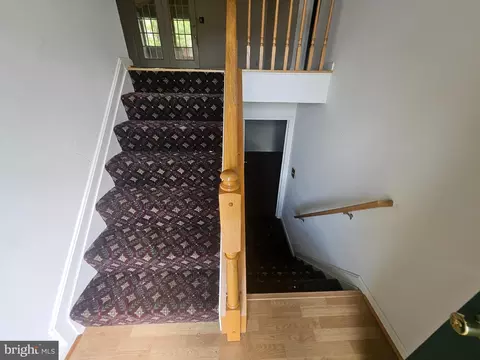 1139 Bradley Rd, Pasadena, MD 21122 photo 2