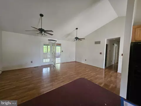 1139 Bradley Rd, Pasadena, MD 21122 photo 9