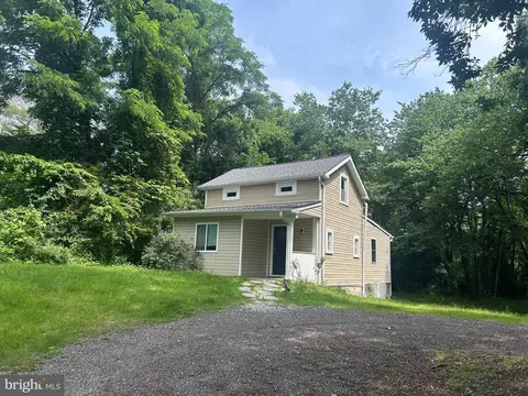 160 Mountain Rd, Pasadena, MD 21122