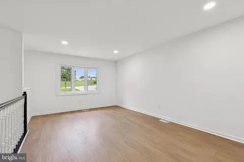 200 Oak Dr, Pasadena, MD 21122 photo 14