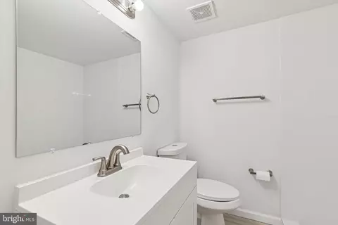 200 Oak Dr, Pasadena, MD 21122 photo 15