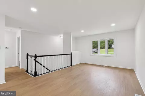 200 Oak Dr, Pasadena, MD 21122 photo 12