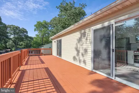 200 Oak Dr, Pasadena, MD 21122 photo 38