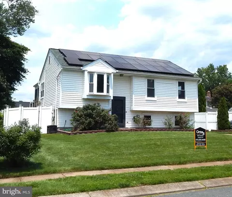 308 Alexis Dr, Glen Burnie, MD 21061