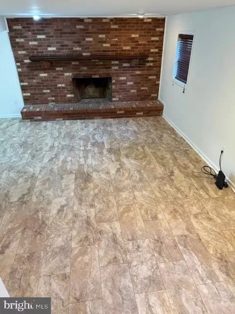 Living - 1247 Silver Run Dr, Pasadena, MD 21122 photo 8 of 8