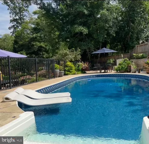 Exterior - 1247 Silver Run Dr, Pasadena, MD 21122 photo 21 of 33