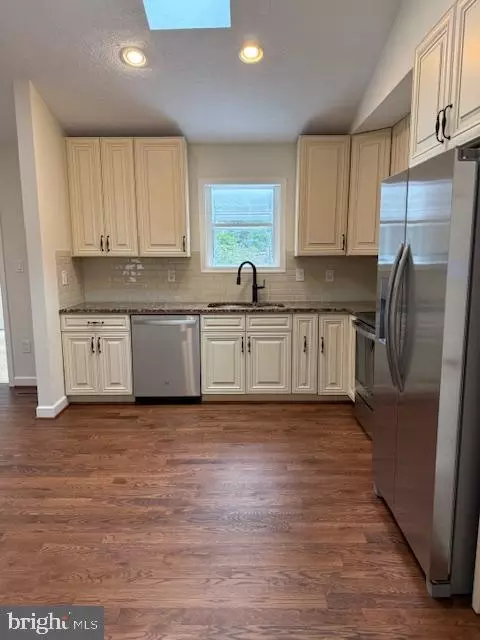 Kitchen - 1247 Silver Run Dr, Pasadena, MD 21122 photo 2 of 3